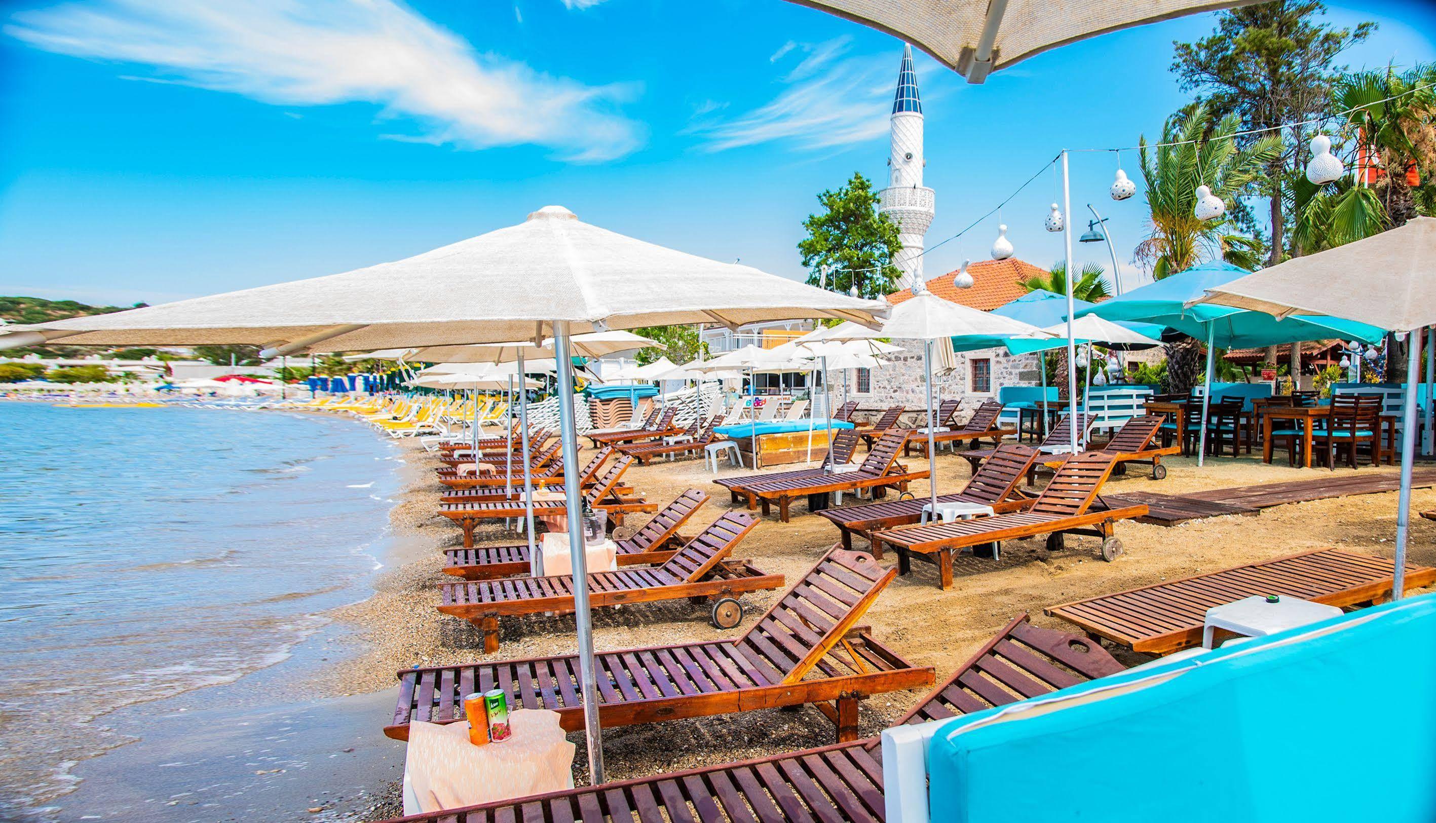 Blue Bay Beach Hotel (Adults Only) 바이즈 외부 사진