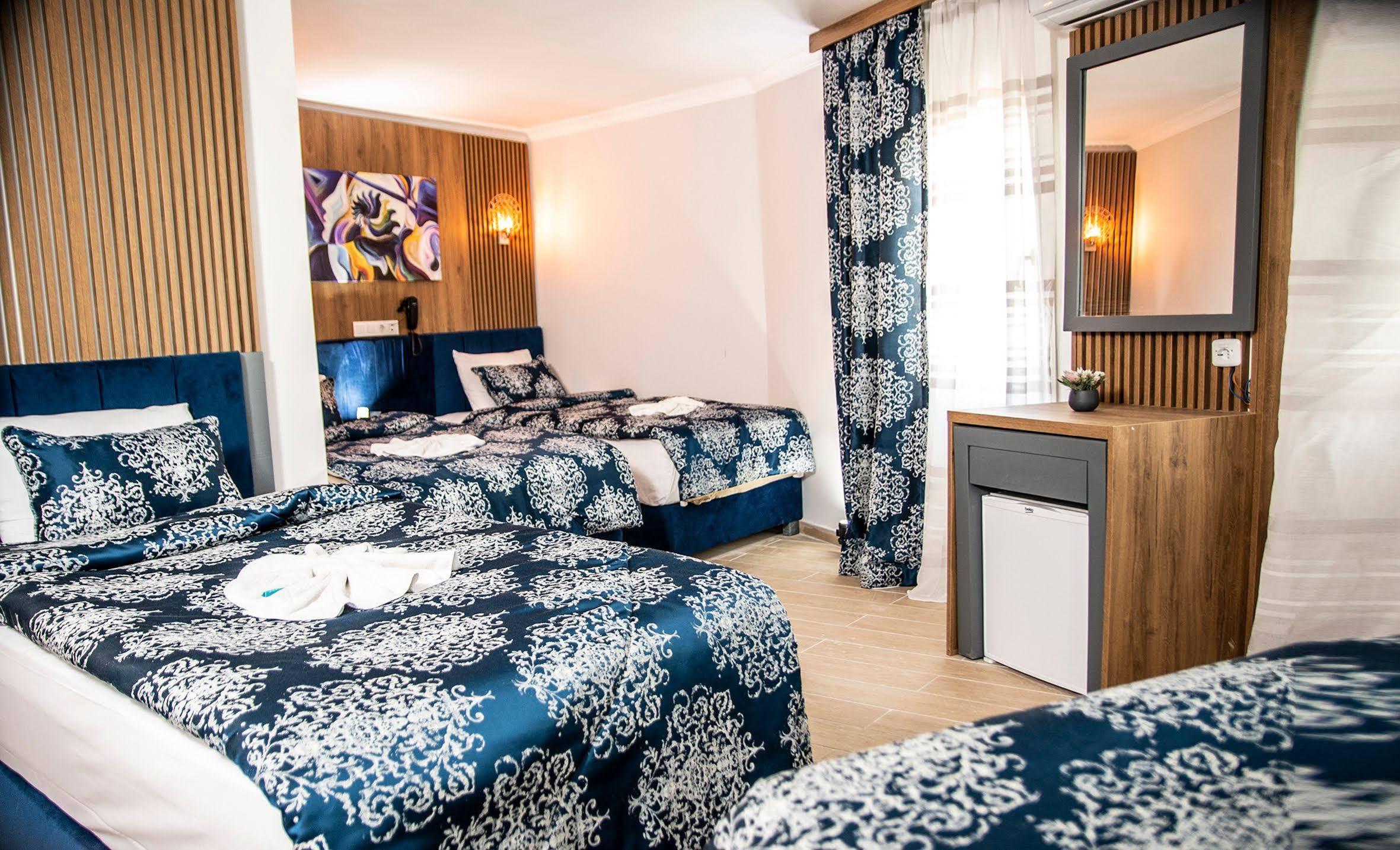 Blue Bay Beach Hotel (Adults Only) 바이즈 외부 사진