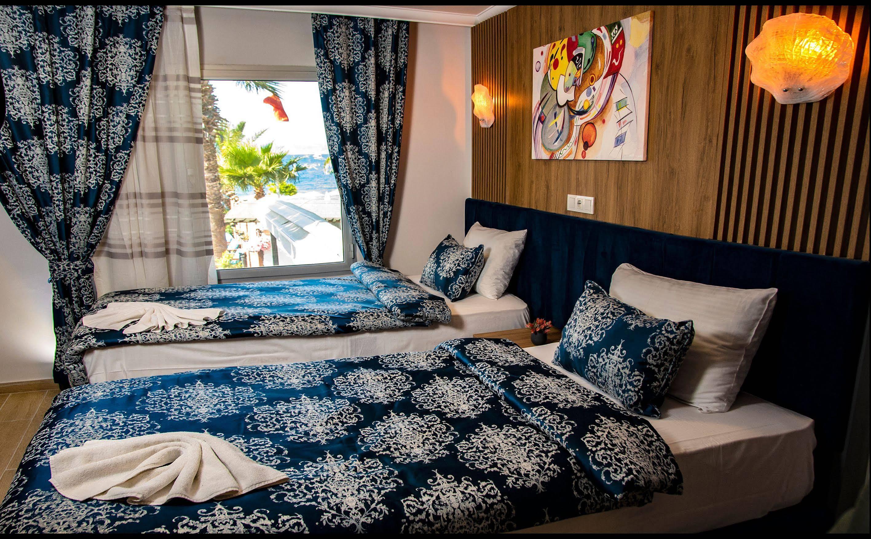 Blue Bay Beach Hotel (Adults Only) 바이즈 외부 사진