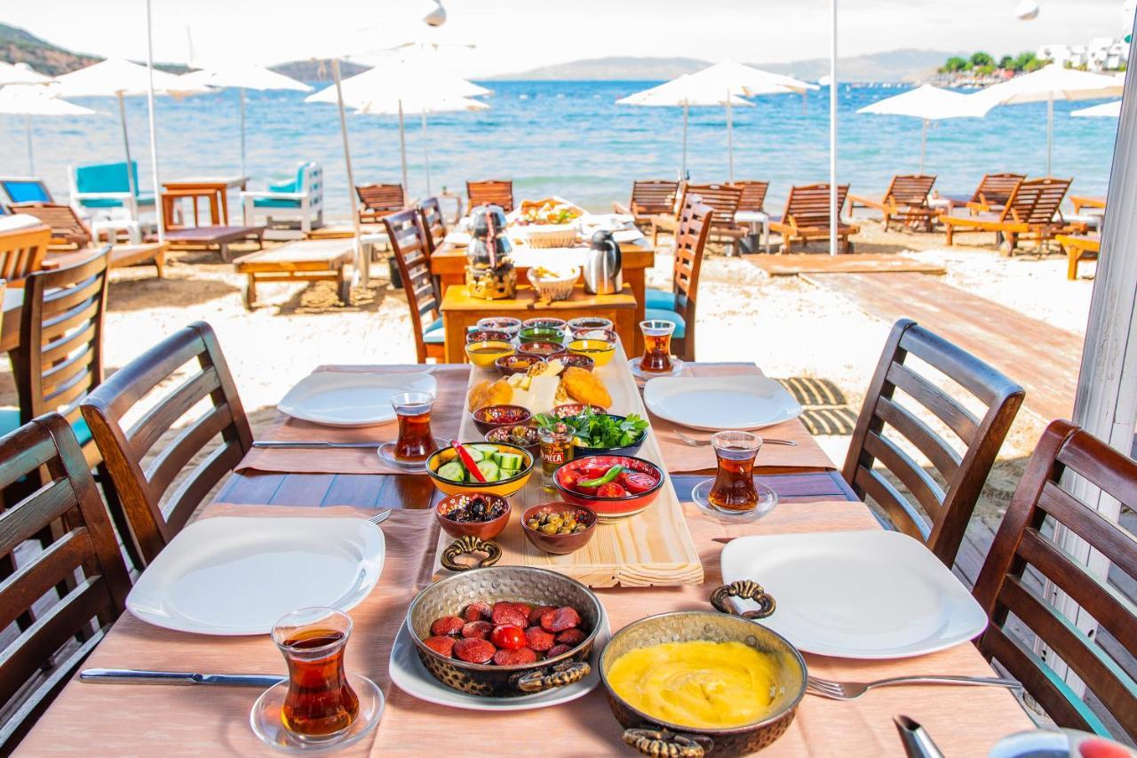 Blue Bay Beach Hotel (Adults Only) 바이즈 외부 사진