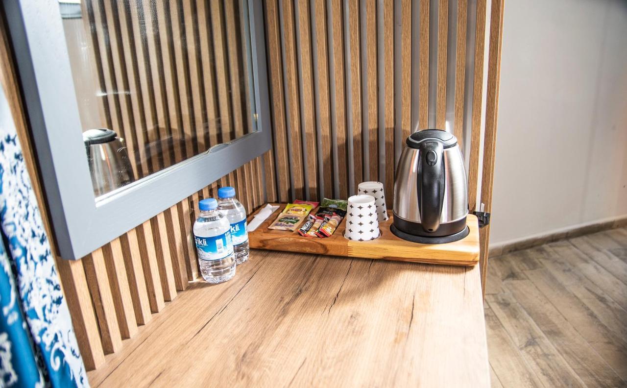 Blue Bay Beach Hotel (Adults Only) 바이즈 외부 사진