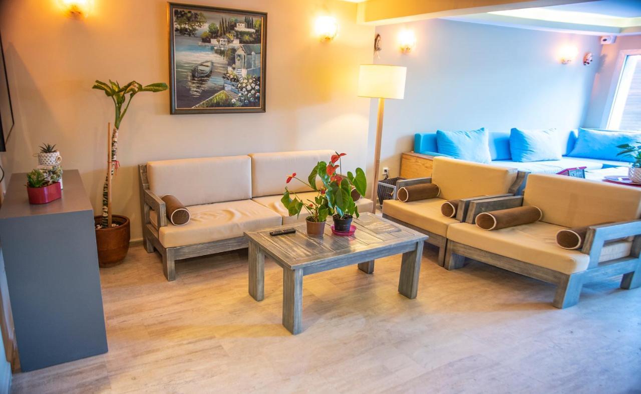Blue Bay Beach Hotel (Adults Only) 바이즈 외부 사진